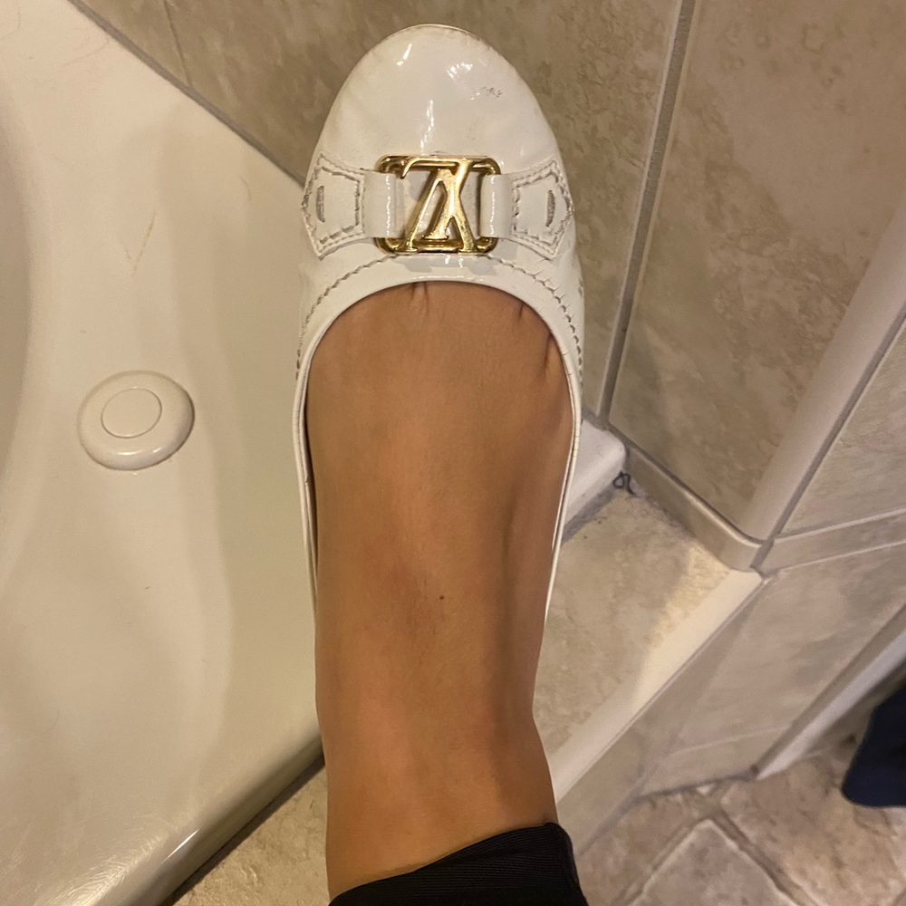 Authentic Louis Vuitton white shoes size 7.5